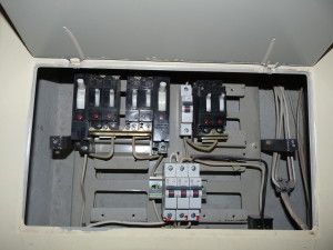 Fuse_box_in_old_apartment_building